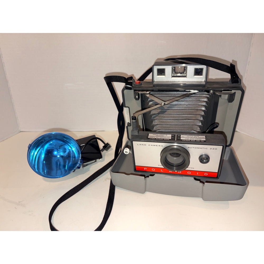 Vintage Polaroid Land Camera‎ Automatic 220 Folding Instant Camera with Flash